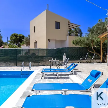 Apartment Family With Private Pool! Near Megas Lakos Beach Xi Beach