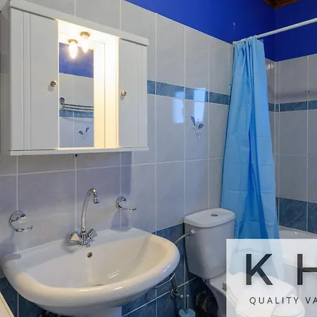 شقة Family With Private Pool! Near Megas Lakos *